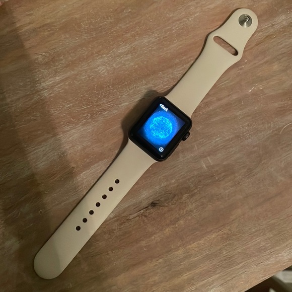 Apple Watch series 2 like new - Picture 1 of 5